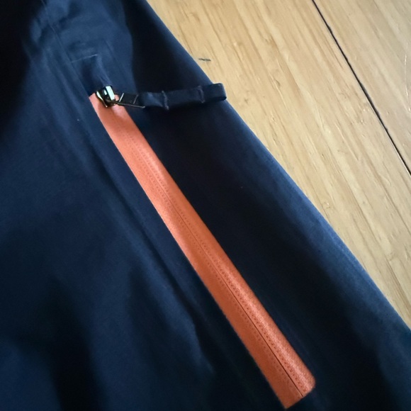 Patagonia Navy and Coral Women's Jacket - Picture 3 of 3